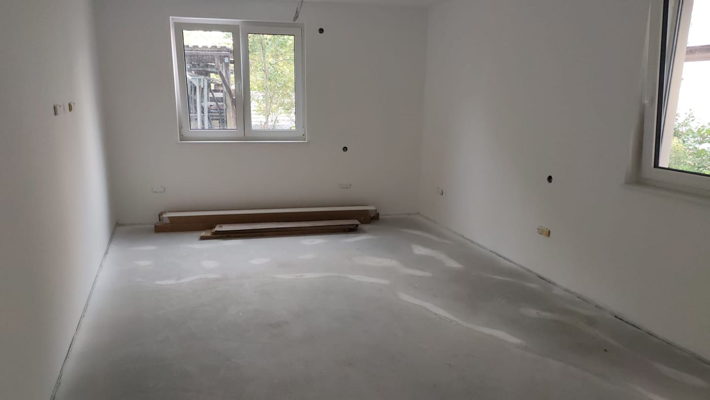 Delivered vinyl flooring material in the new-build
