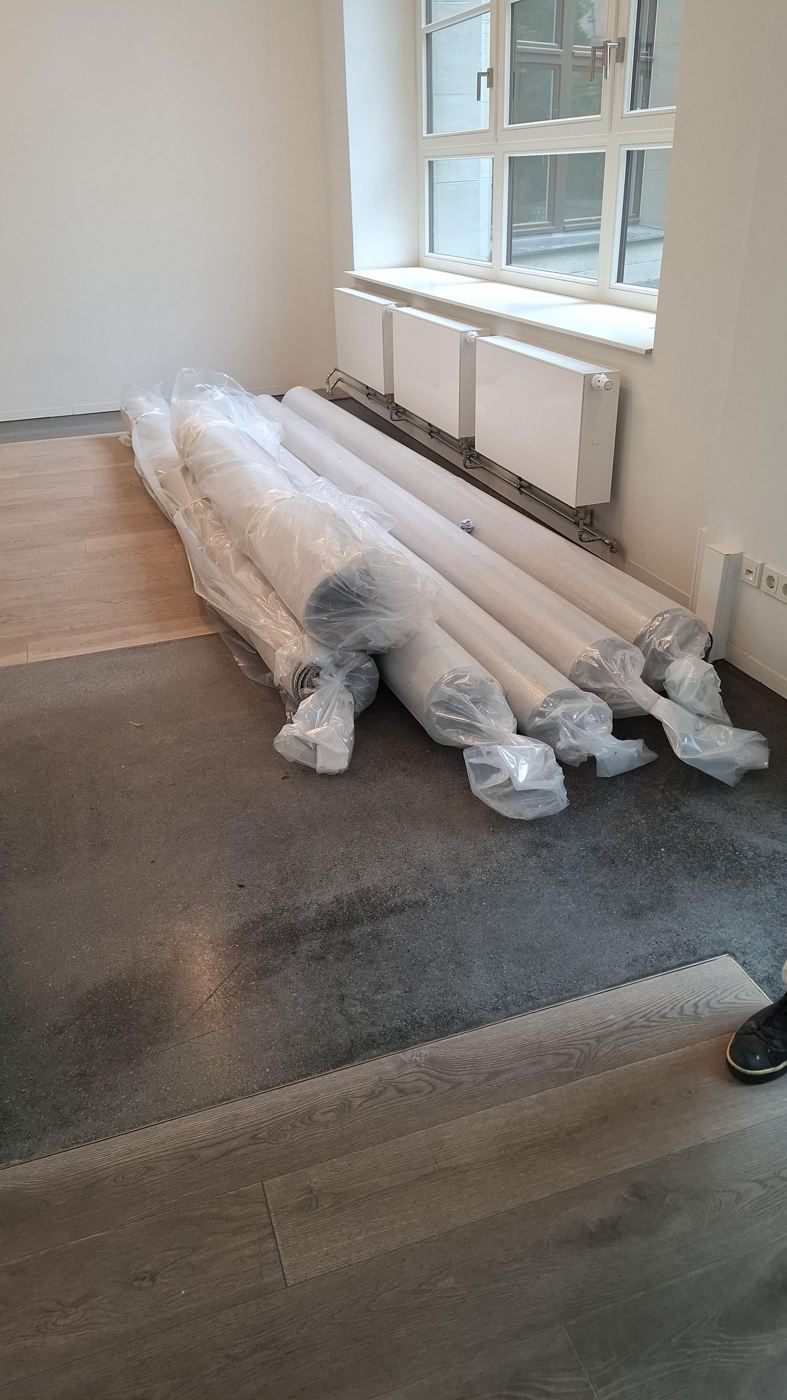 Delivered Object Carpet rolls, 4 metre broadloom